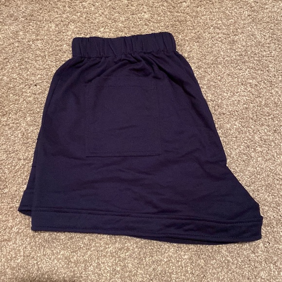 Queen Plus navy blue shorts, size XL - Picture 3 of 3